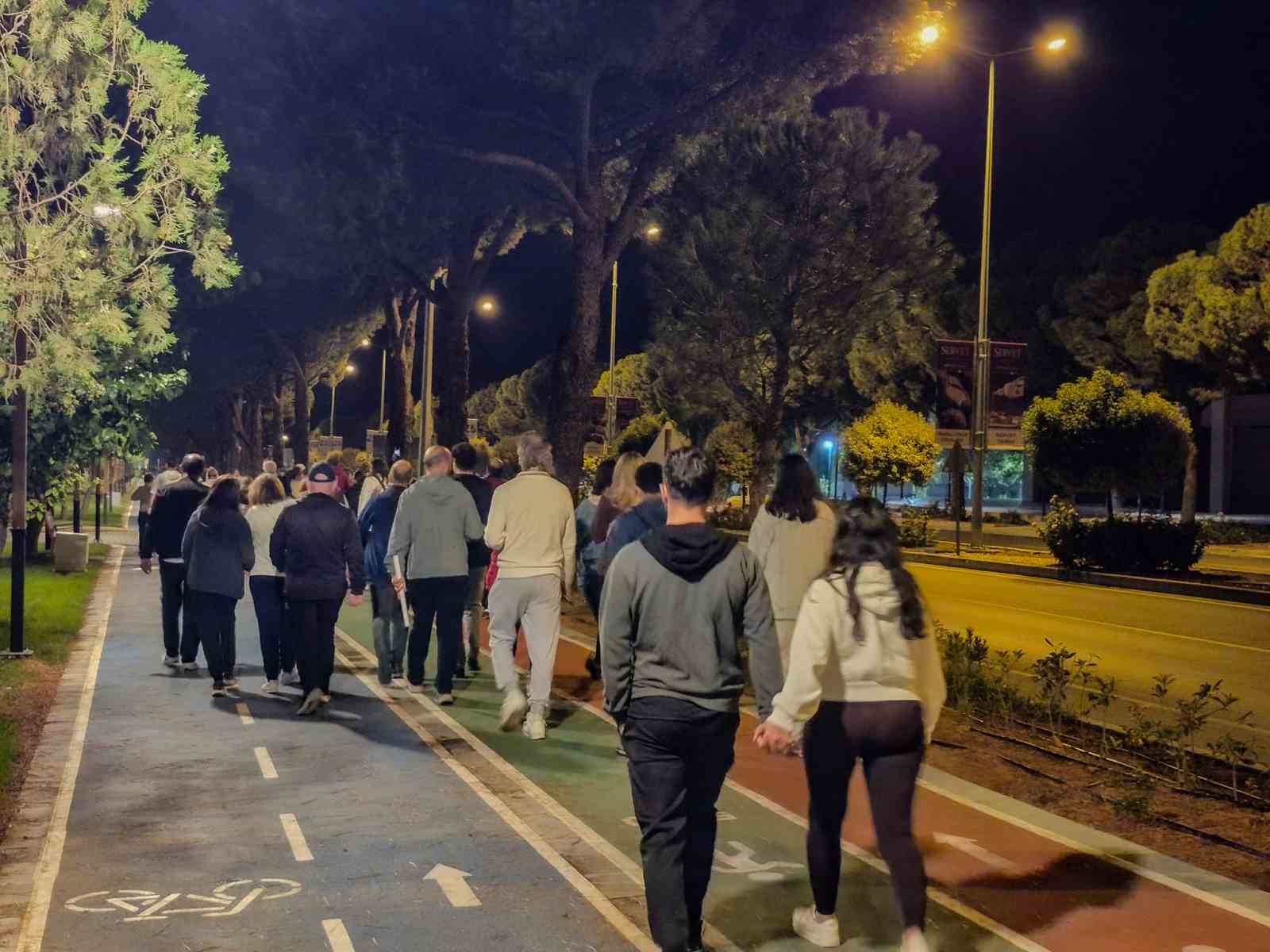 Sağlıkçılar, Dünya Kalp Günü’nde ‘Sağlıklı Yaşam’ için yürüdü