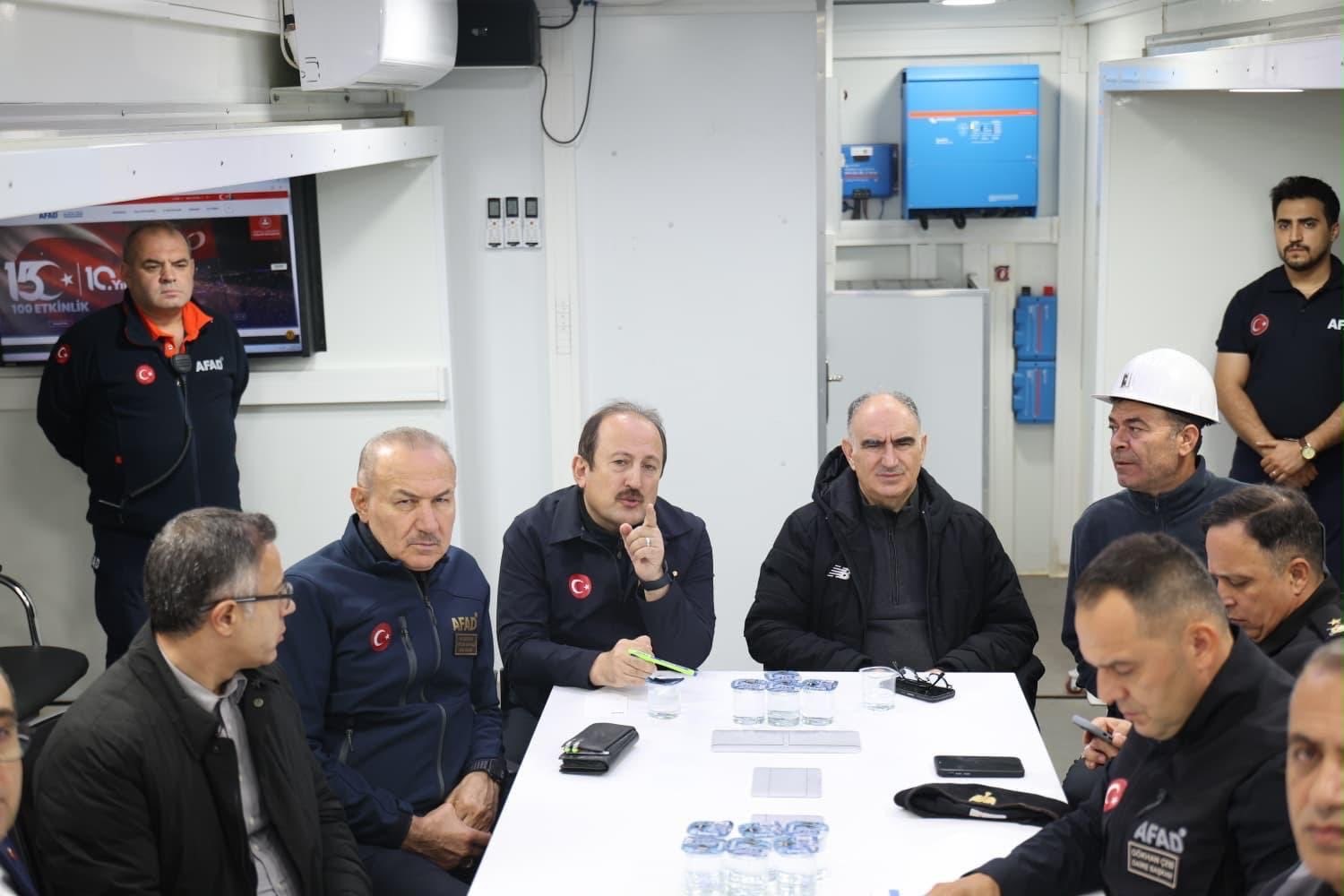 AFAD Başkanı Pehlivan, Soma’da arama kurtarma çalışmaları hakkında bilgi aldı