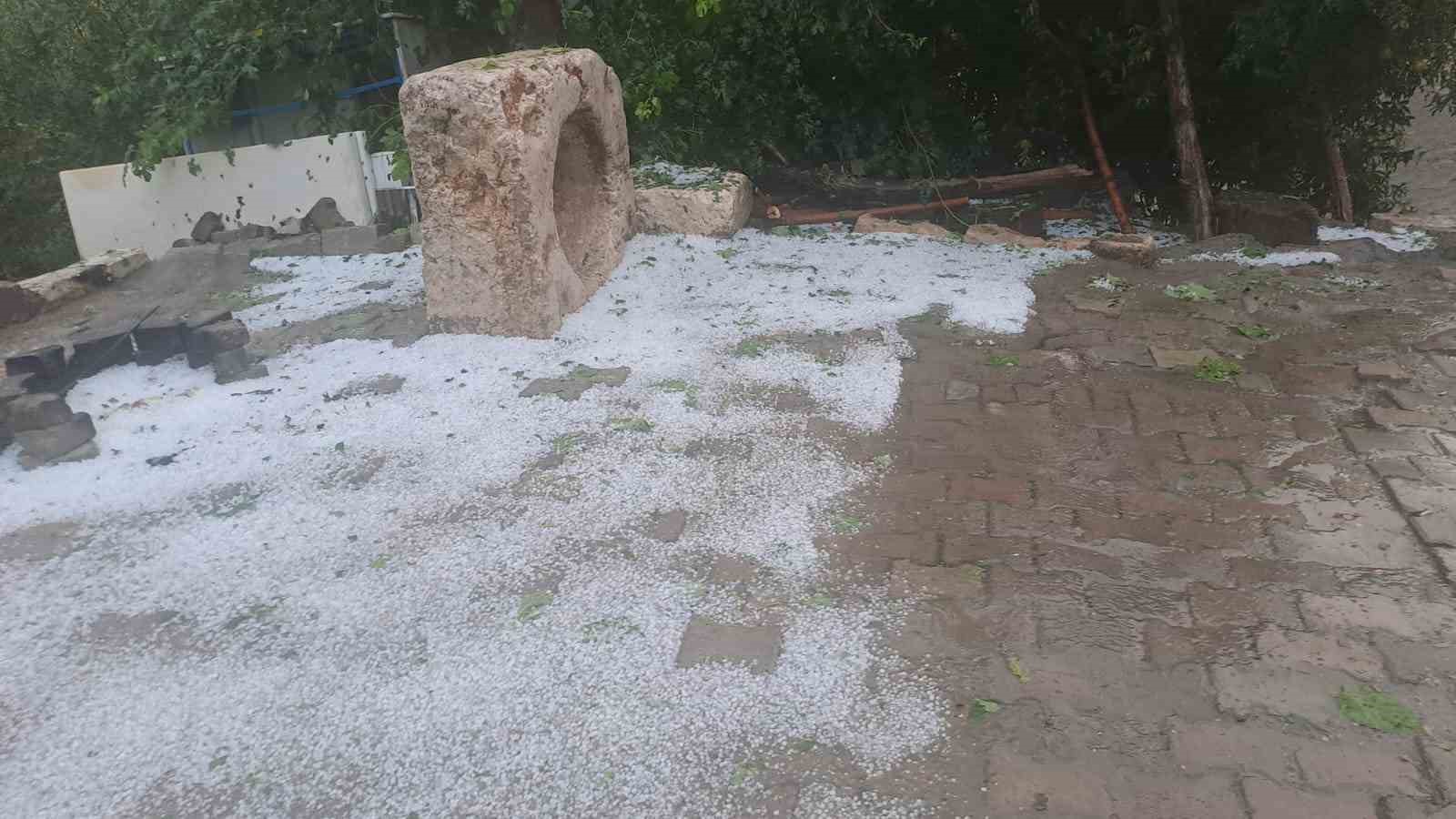 Diyarbakır’da dolu etkili oldu