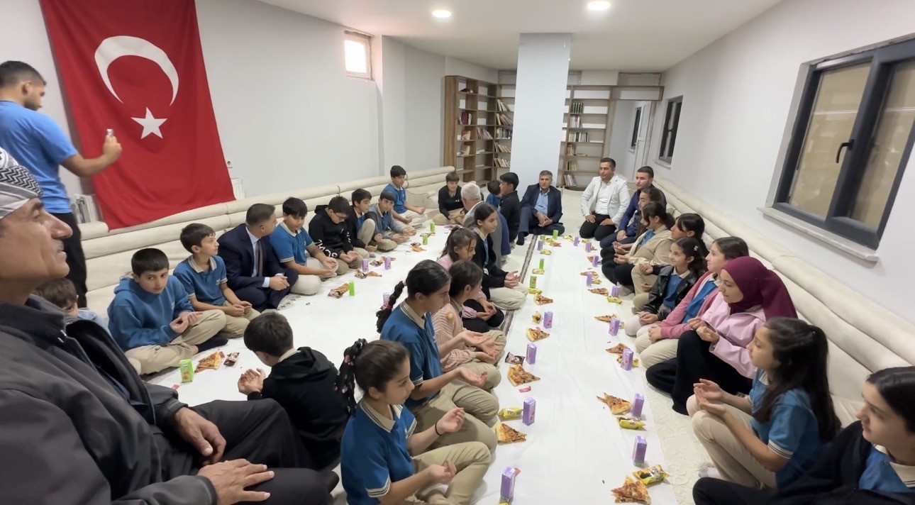 Yüksekovalı gaziler öğrencilerle bir araya geldi