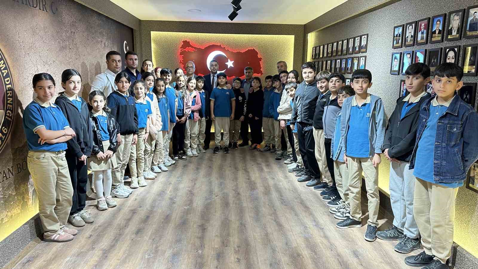 Yüksekovalı gaziler öğrencilerle bir araya geldi