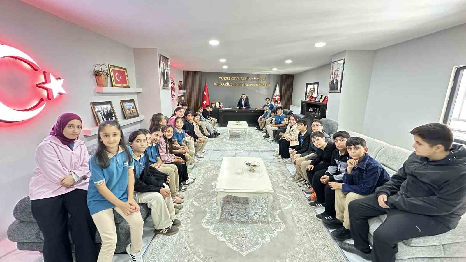 Yüksekovalı gaziler öğrencilerle bir araya geldi