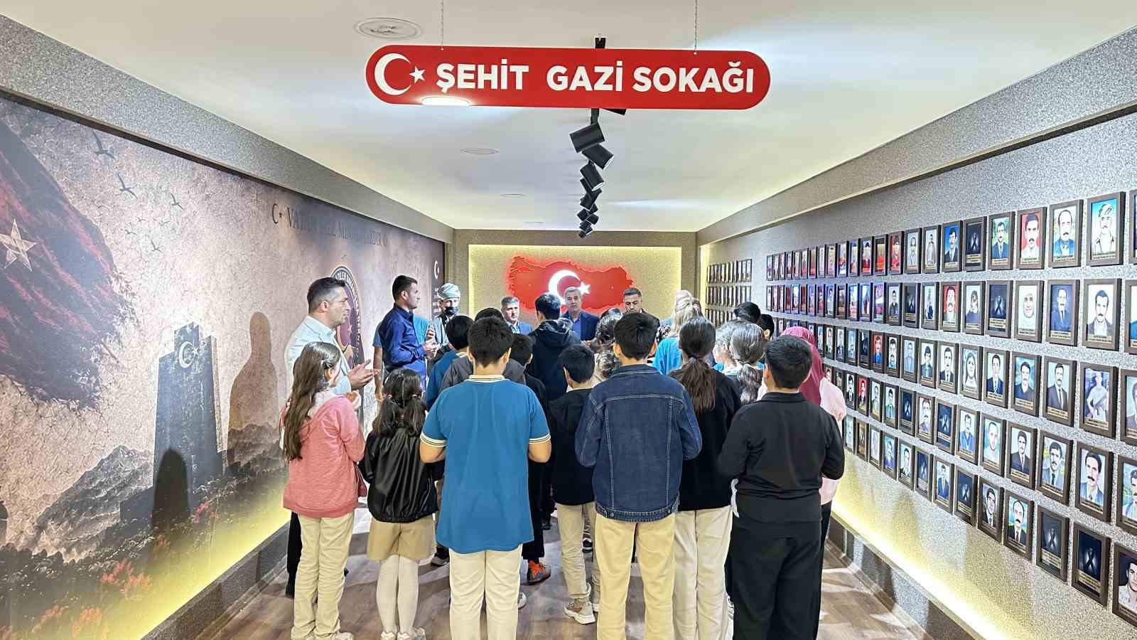 Yüksekovalı gaziler öğrencilerle bir araya geldi
