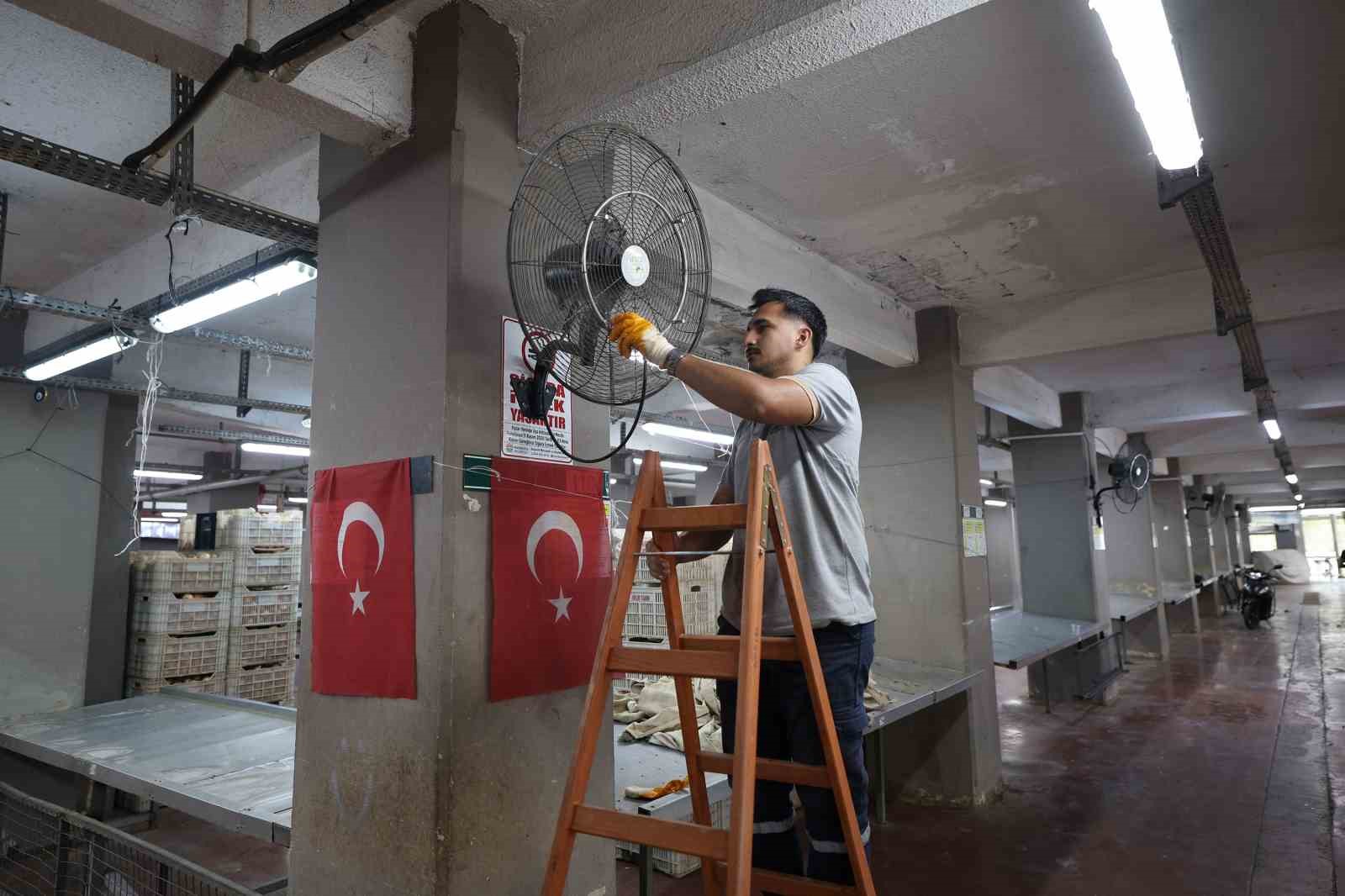 Marmaris Kapalı Pazaryerinde yenileme çalışması tamamlandı