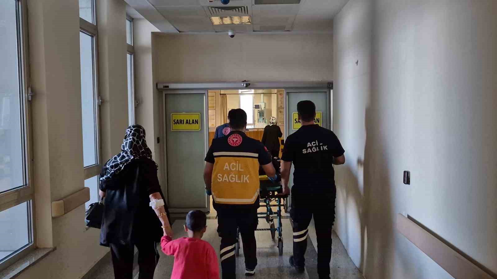Üç tekerlekli motosiklet devrildi: 2 yaralı