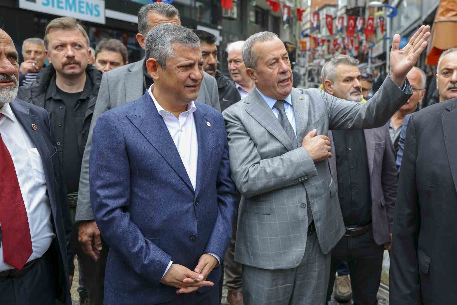 Özgür Özel, sel ve heyelan bölgesinde esnafı ziyaret etti