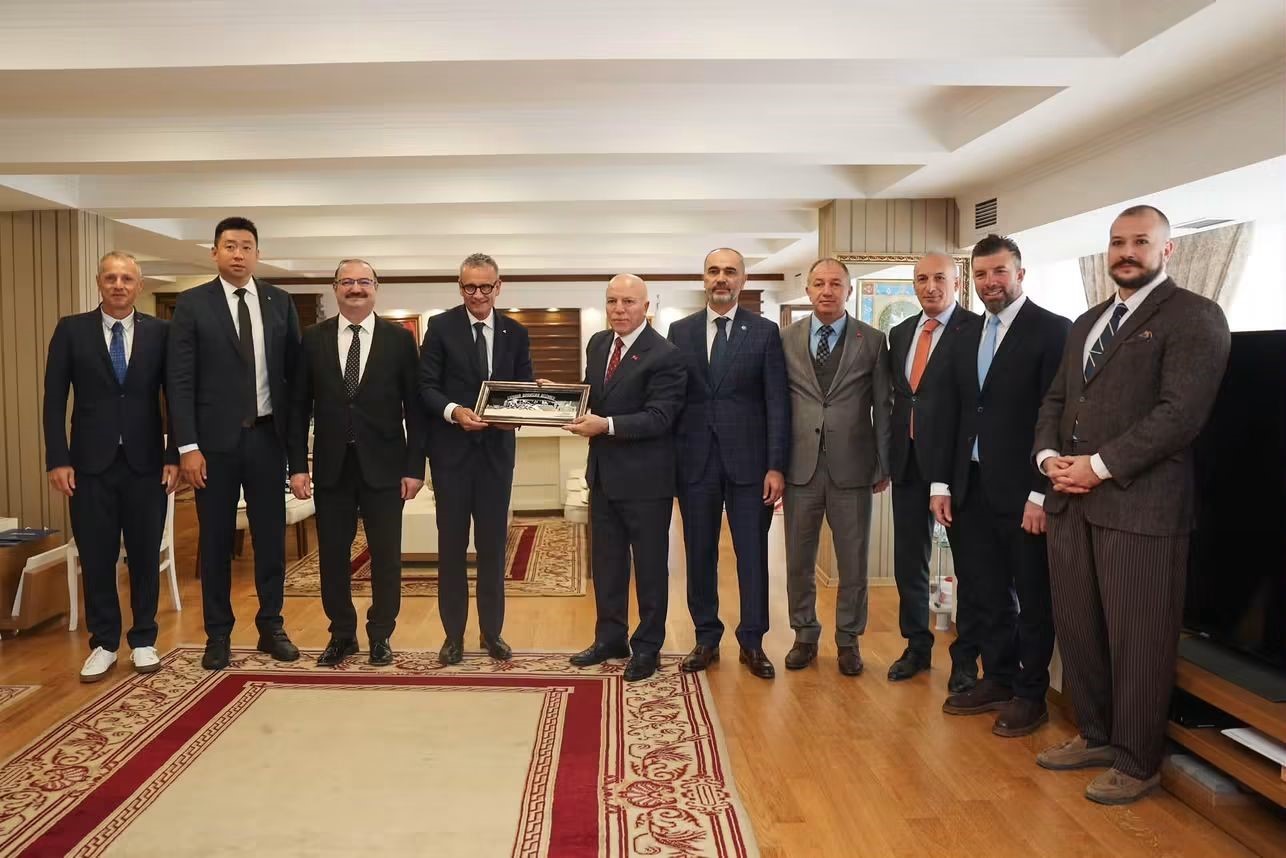FISU heyetinden Atatürk Üniversitesine ziyaret: Erzurum’un 2029 Dünya Üniversiteler Kış Oyunları hedefi için Rektör Hacımüftüoğlu’ndan güçlü mesaj