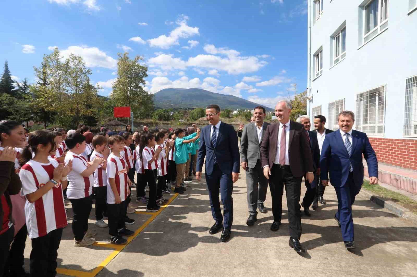 Yeniceköy’de 750 öğrenci İnegölspor formasına kavuştu
