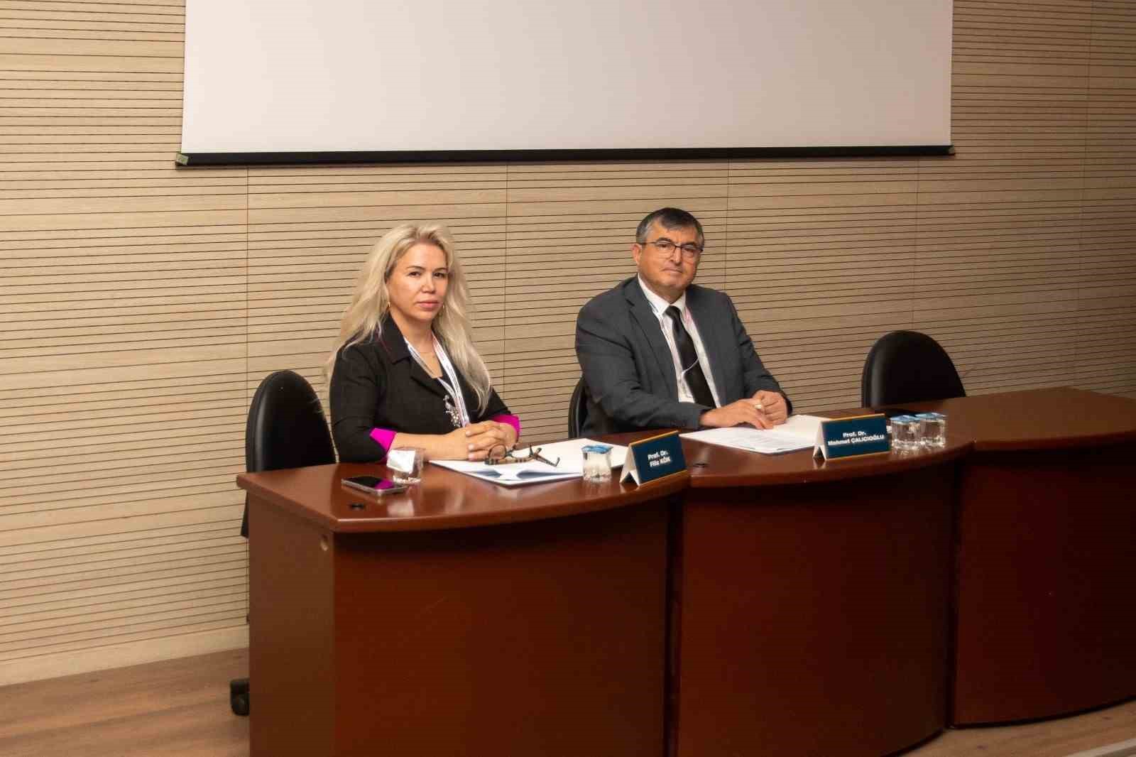 Uluslararası katılımlı veteriner gıda hijyeni kongresinin 11’incisi Atatürk Üniversitesinin ev sahipliğinde gerçekleştirildi
