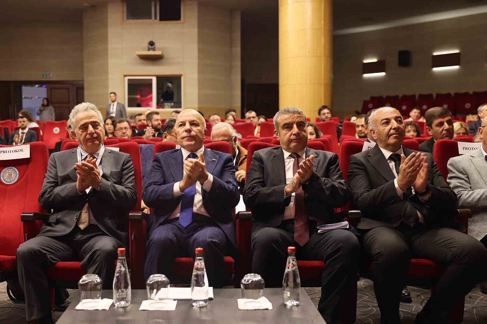 Uluslararası katılımlı veteriner gıda hijyeni kongresinin 11’incisi Atatürk Üniversitesinin ev sahipliğinde gerçekleştirildi
