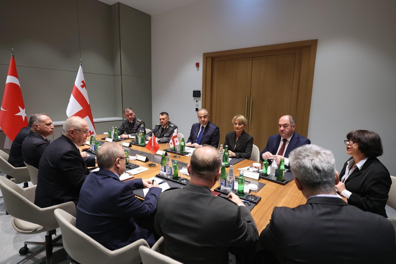 Bakan Güler, Azerbaycanlı ve Gürcistanlı mevkidaşlarıyla bir araya geldi