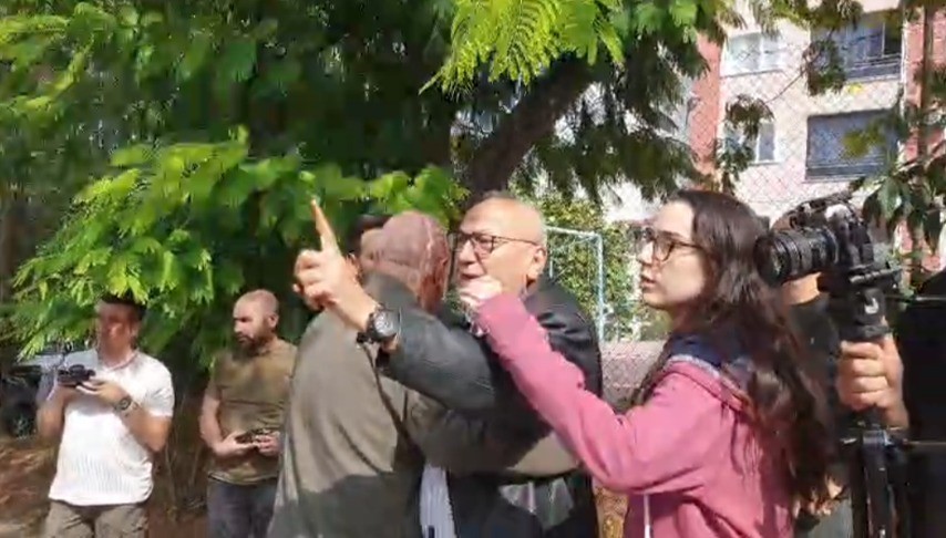 Ev hapsinde tutulan parti yöneticisi için açıklama yapan Yeni Parti İlçe Başkanına site yöneticisinden gürültü tepkisi