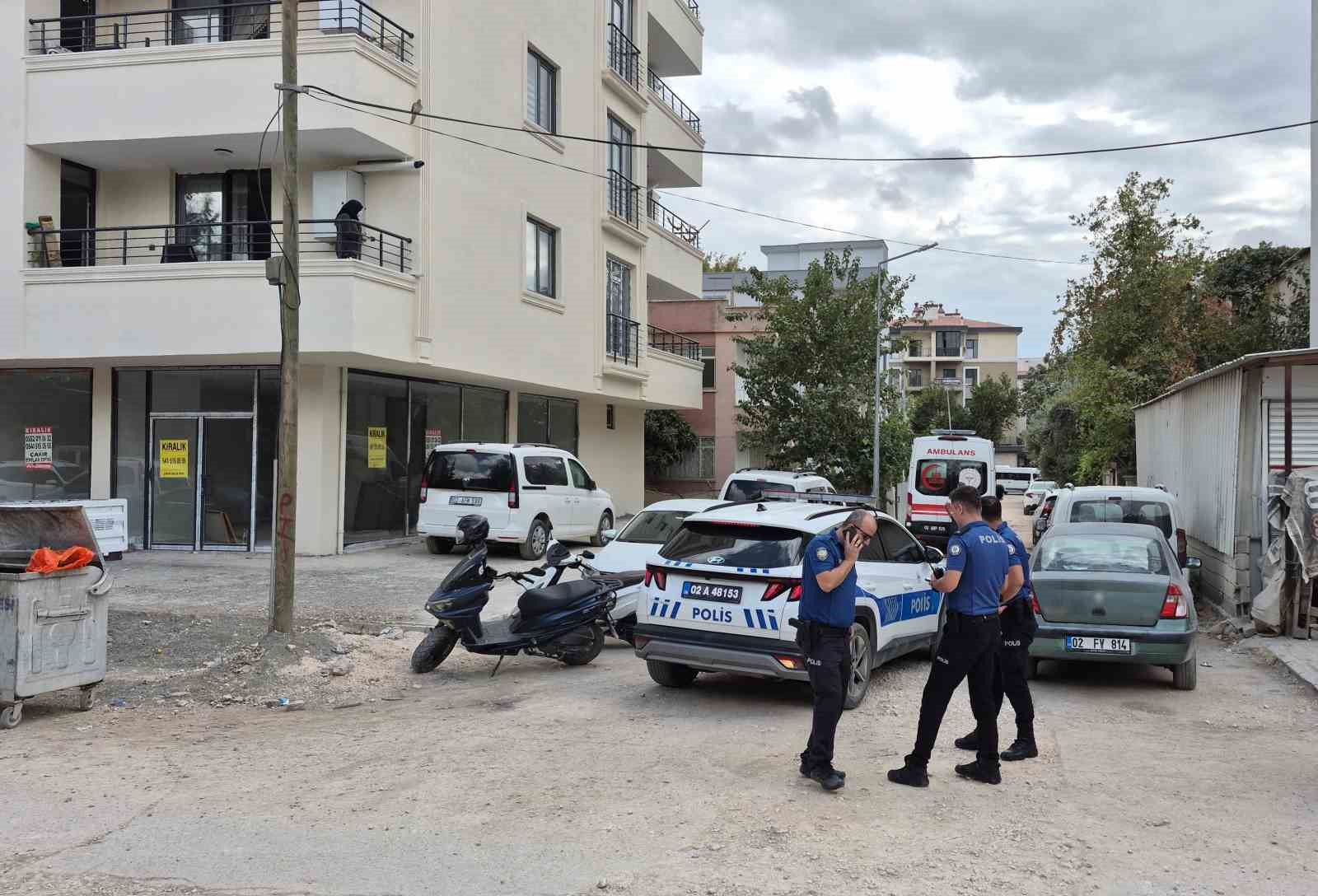 Kardeşler arasındaki tartışma bıçaklı kavgaya dönüştü: 1 yaralı