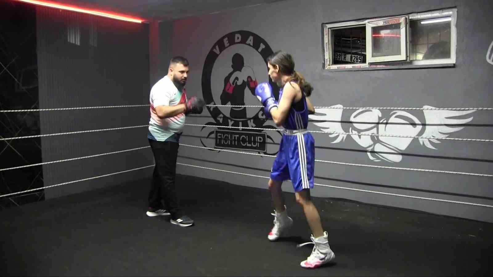 Siirtli genç boksör Hiranur Yıldız, Avrupa şampiyonluğu için ringe çıkacak