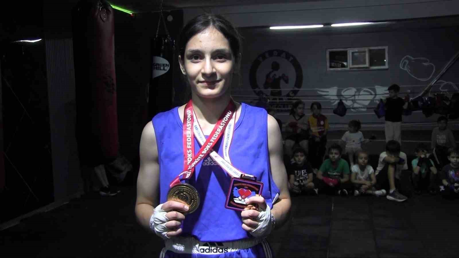 Siirtli genç boksör Hiranur Yıldız, Avrupa şampiyonluğu için ringe çıkacak