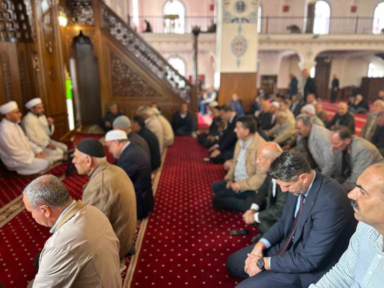 Van’da 15 Temmuz şehitleri dualarla anıldı