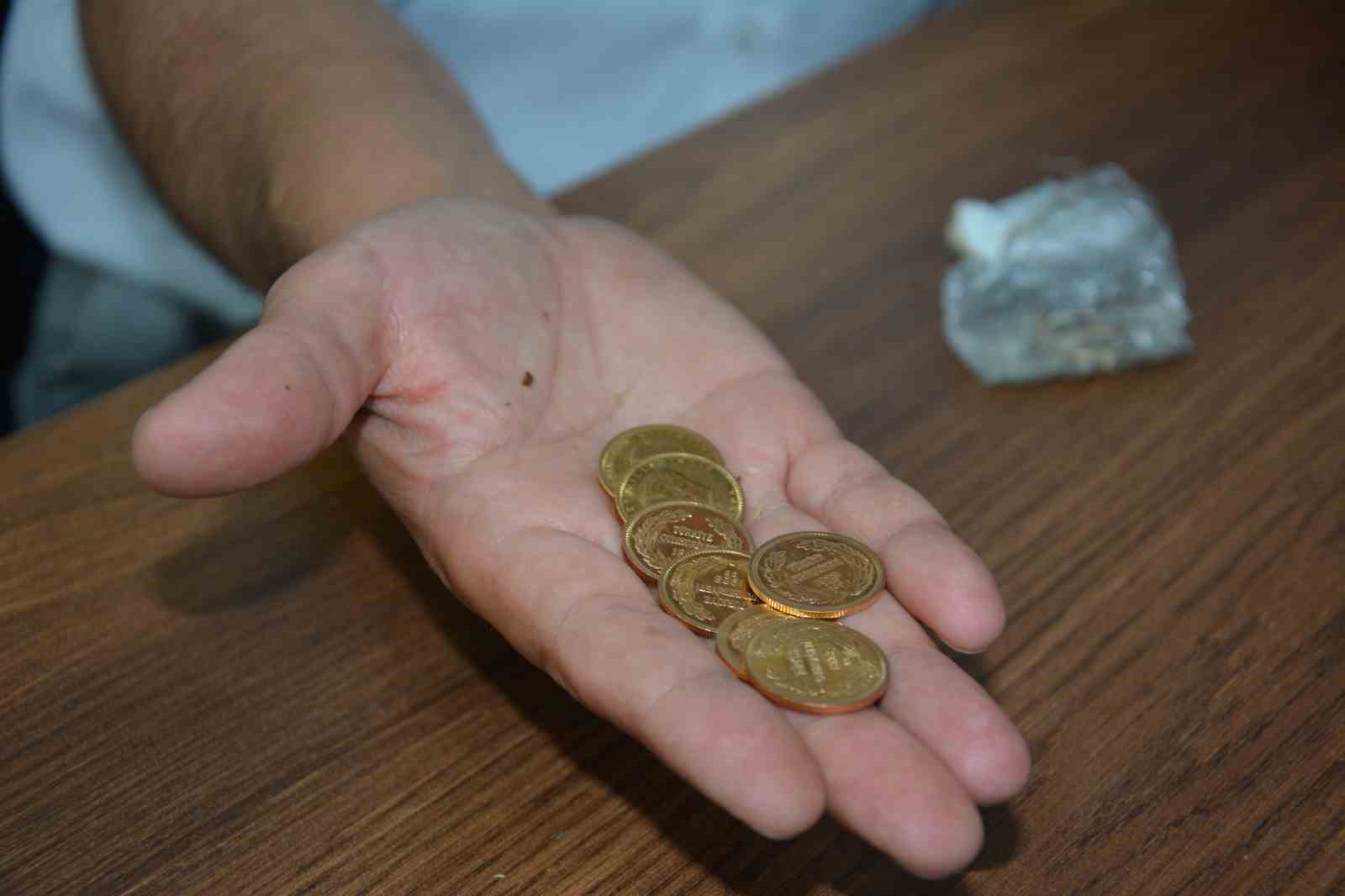 Kıbrıs Gazisi, bulduğu 400 bin liralık altınları zabıtaya teslim etti