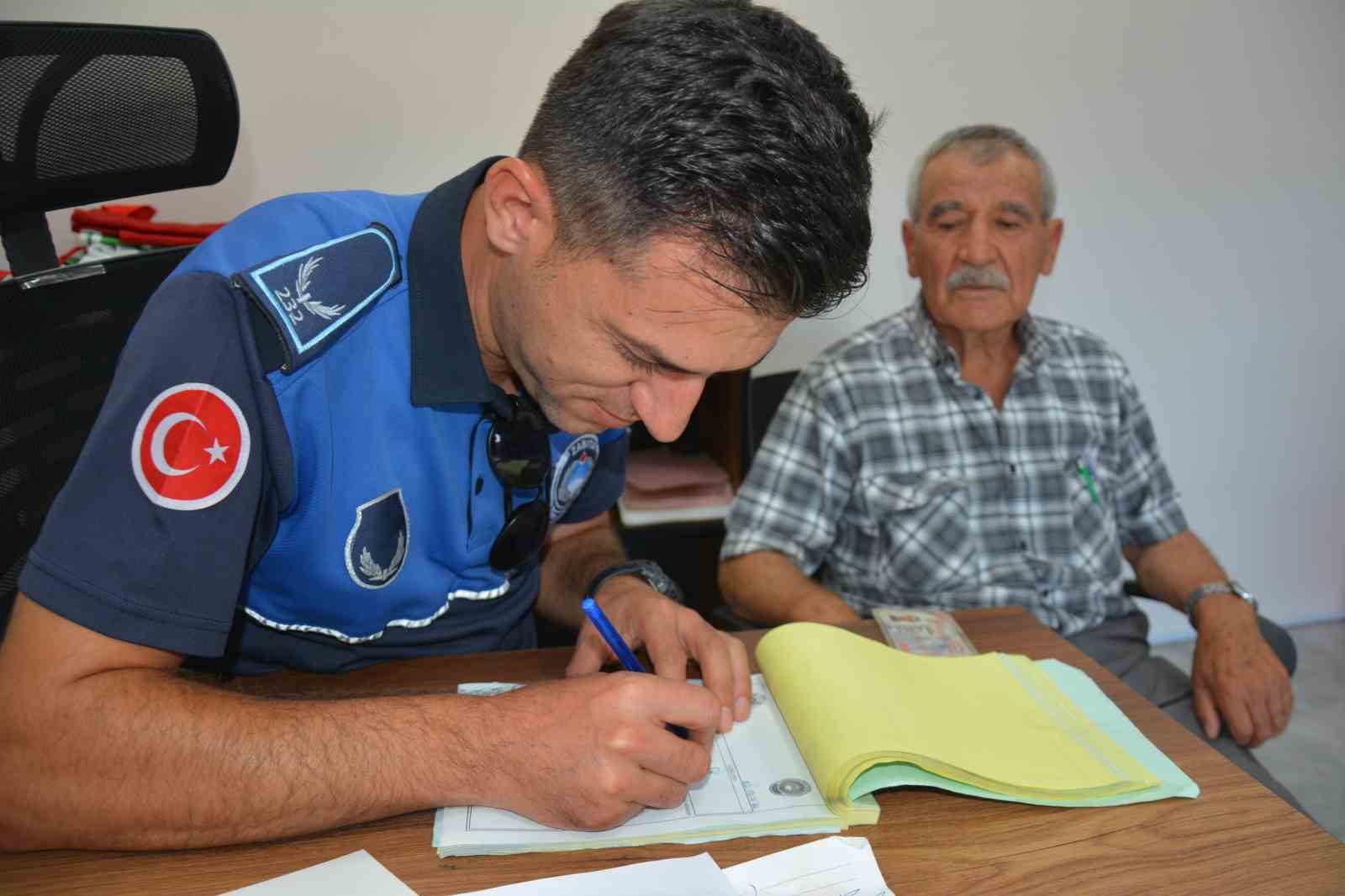 Kıbrıs Gazisi, bulduğu 400 bin liralık altınları zabıtaya teslim etti