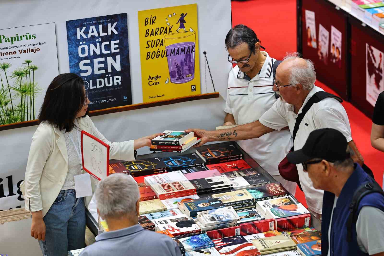 16. Antalya Kitap Fuarı kapılarını açtı