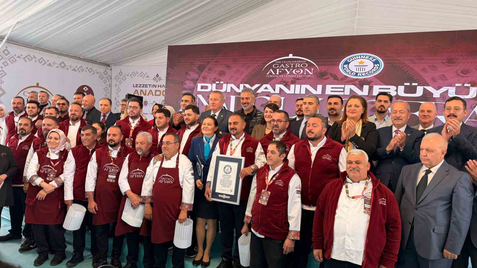 Afyonkarahisar ’Dünyanın En Büyük Anadolu Sofrası’ ile Guinness Rekorlar Kitabına girdi