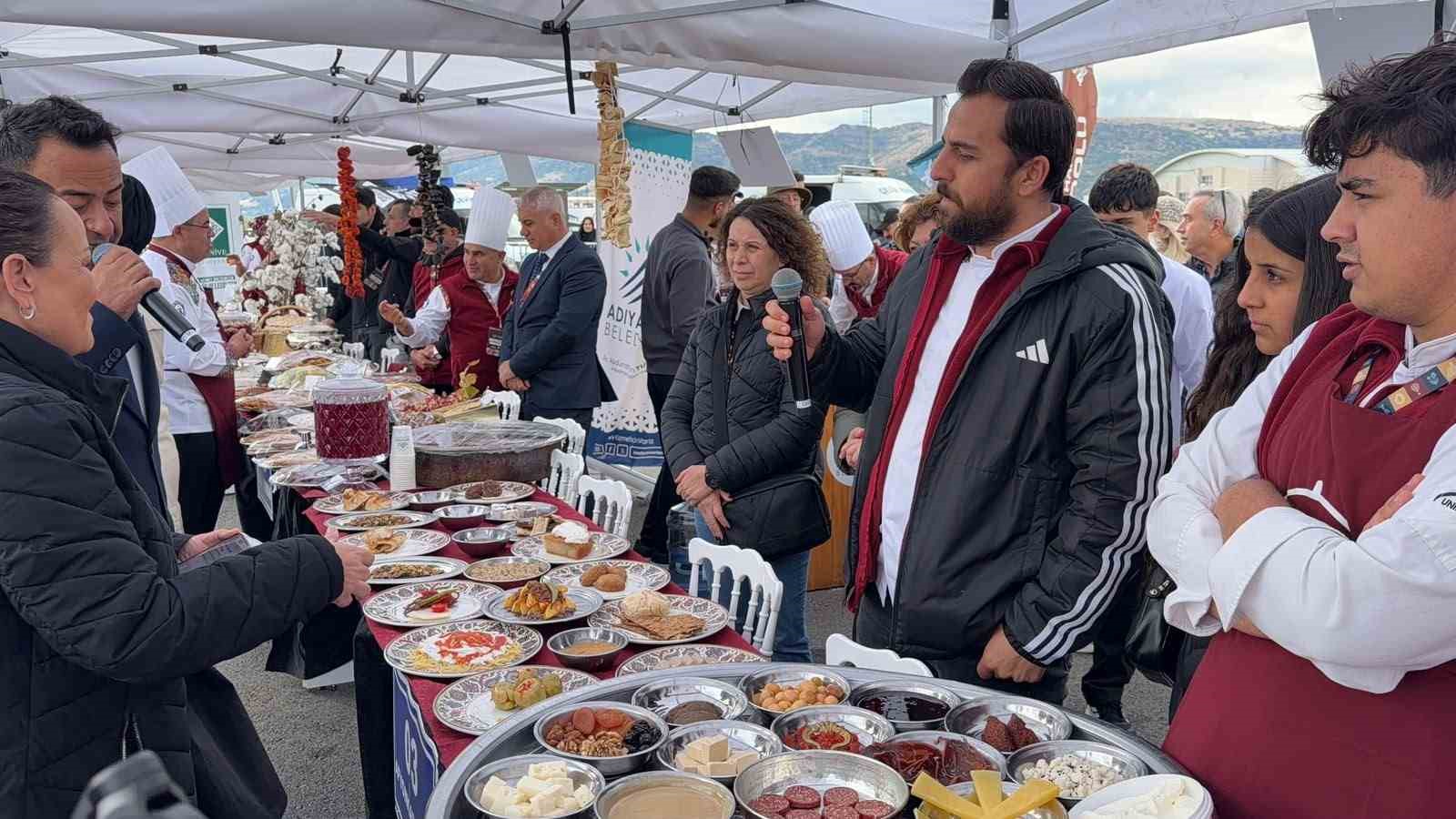 Afyonkarahisar ’Dünyanın En Büyük Anadolu Sofrası’ ile Guinness Rekorlar Kitabına girdi