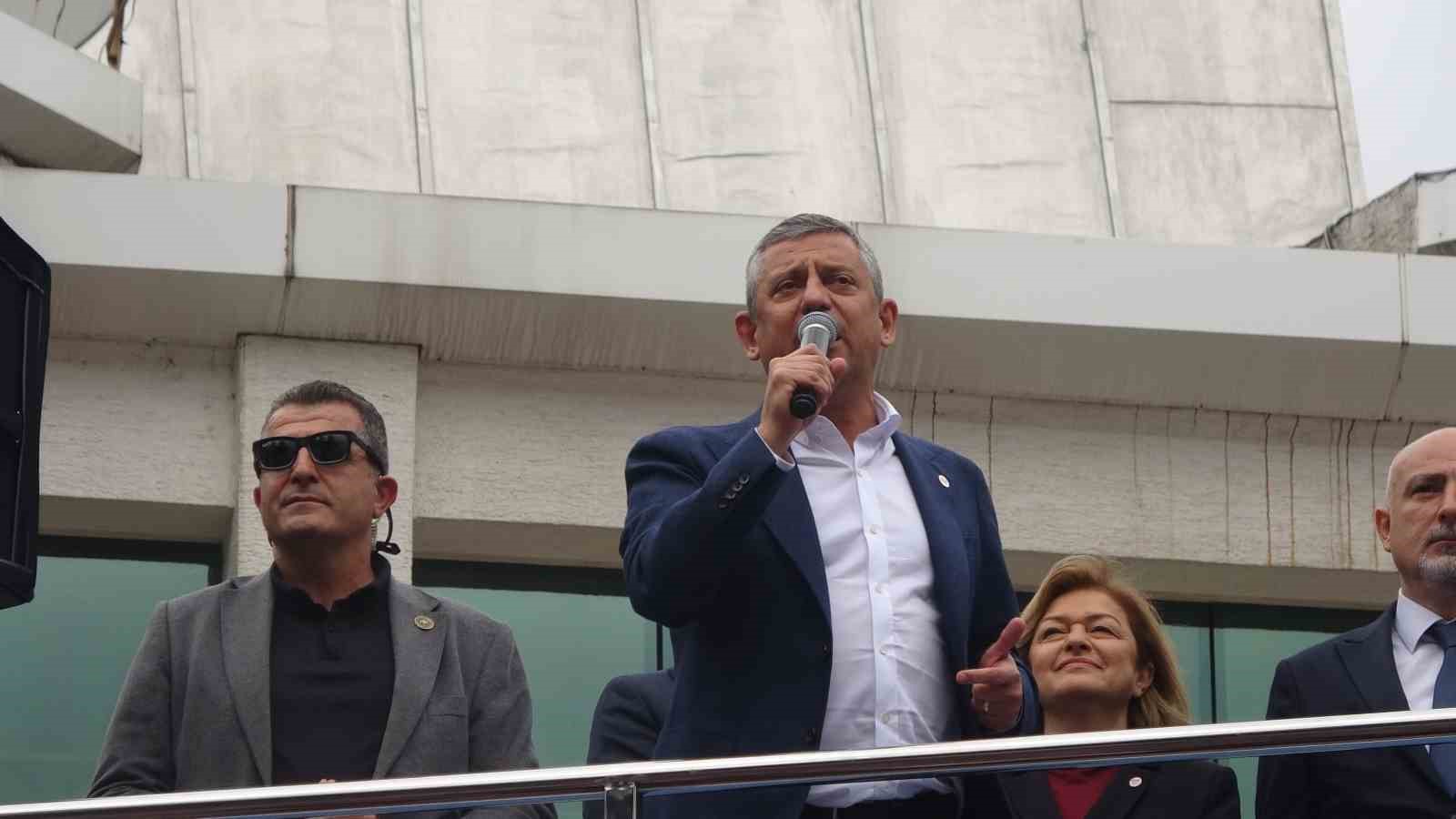 Yeni Parti Genel Başkanı Özel: "Yaşadığımız krizler yetmezmiş gibi şimdi bir de fon krizi çıktı"