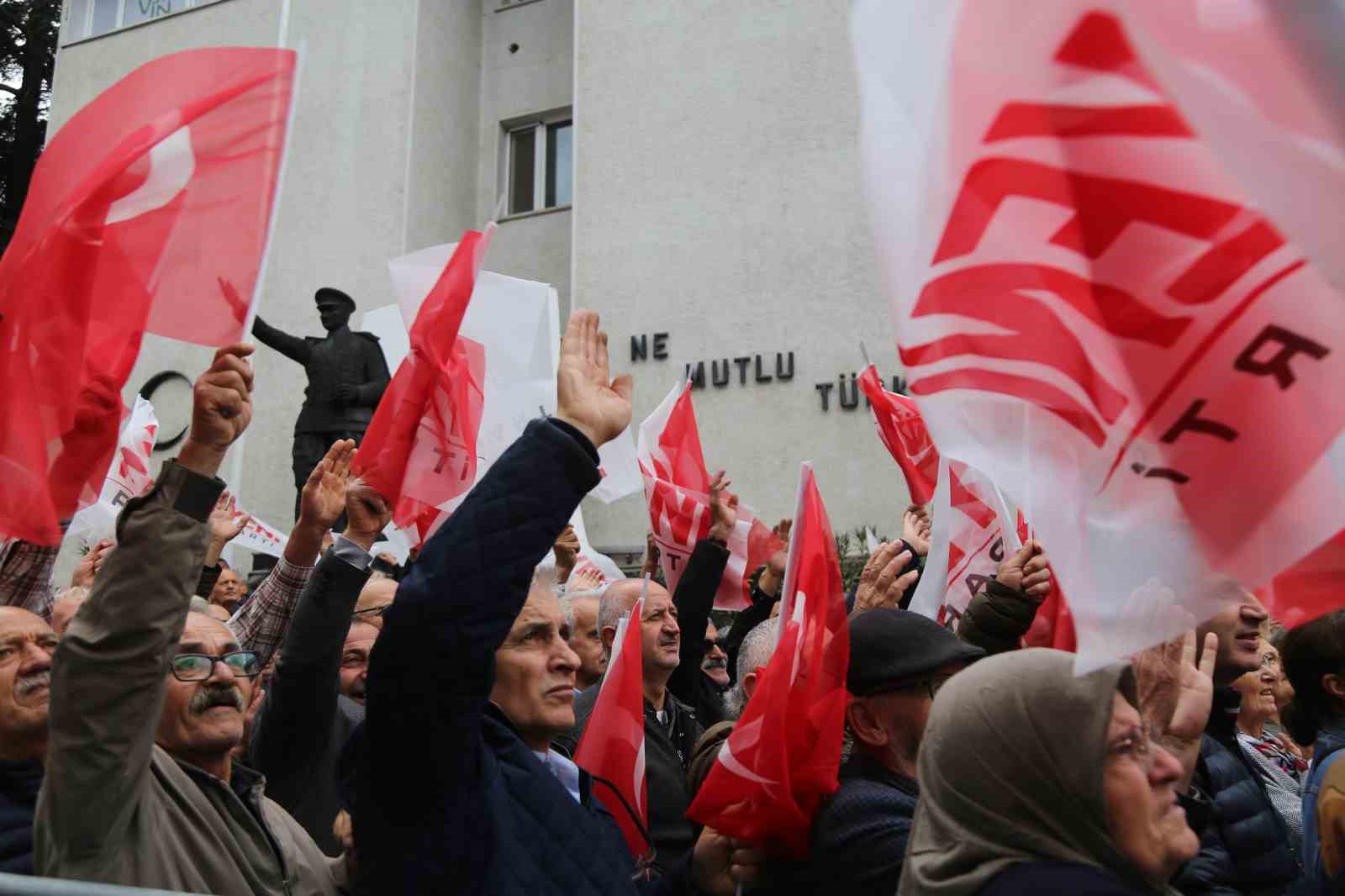Yeni Parti Genel Başkanı Özel: "Yaşadığımız krizler yetmezmiş gibi şimdi bir de fon krizi çıktı"