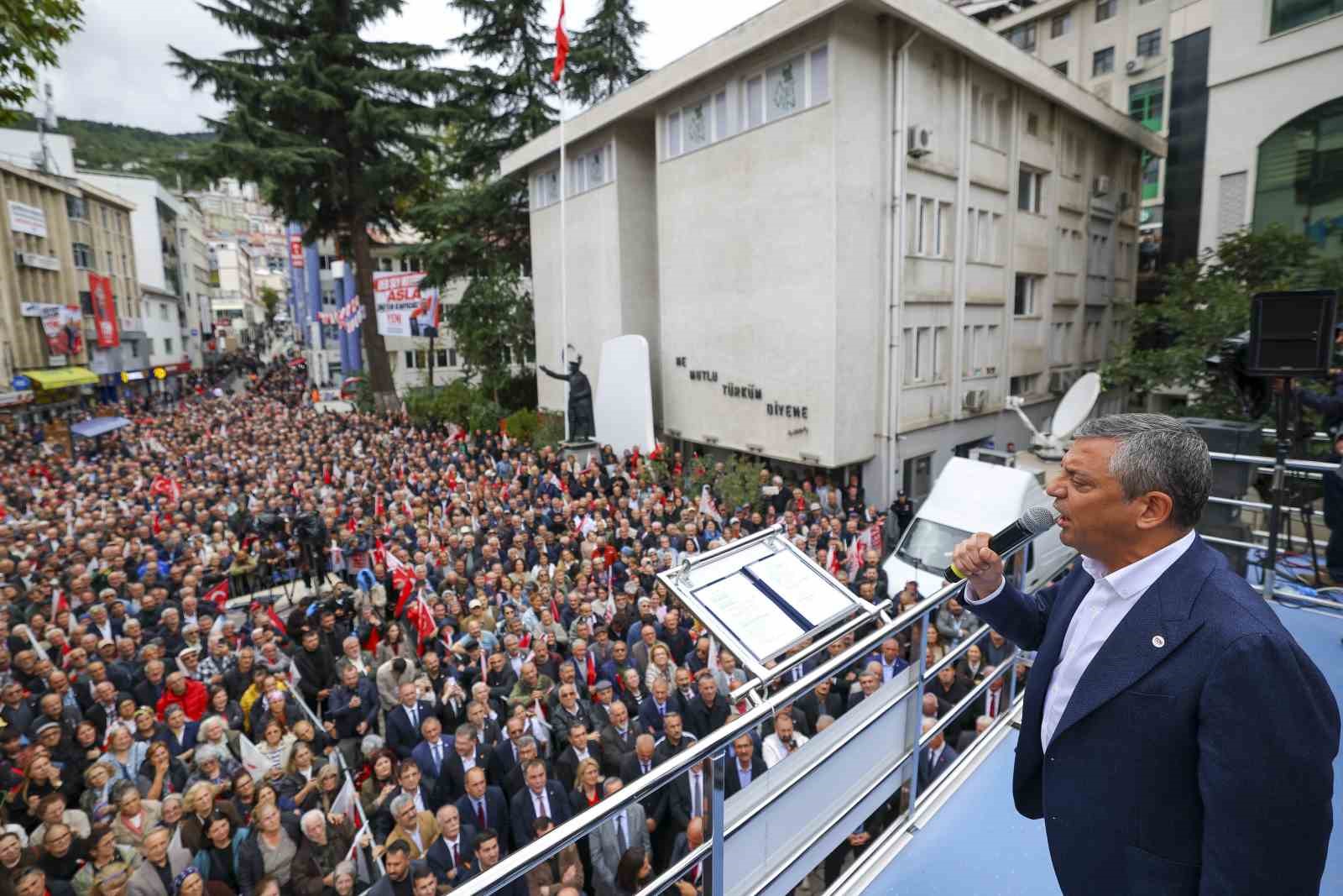 Yeni Parti Genel Başkanı Özel: "Yaşadığımız krizler yetmezmiş gibi şimdi bir de fon krizi çıktı"