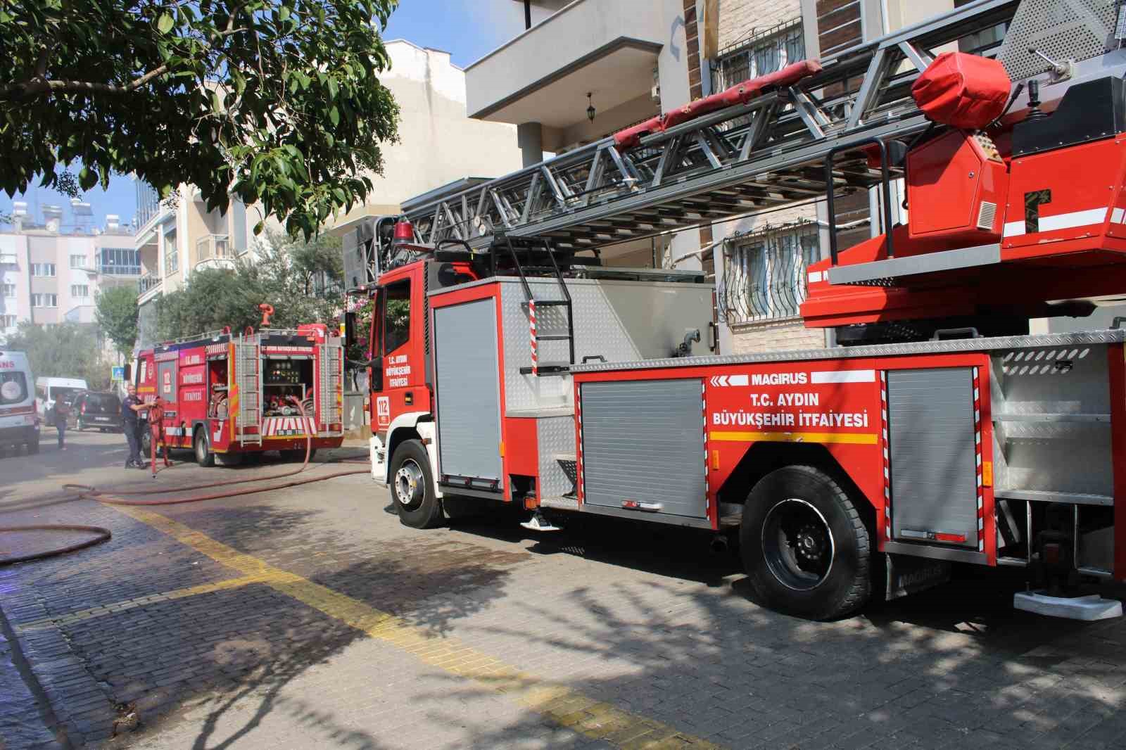 Çatı katı yangını korkuttu