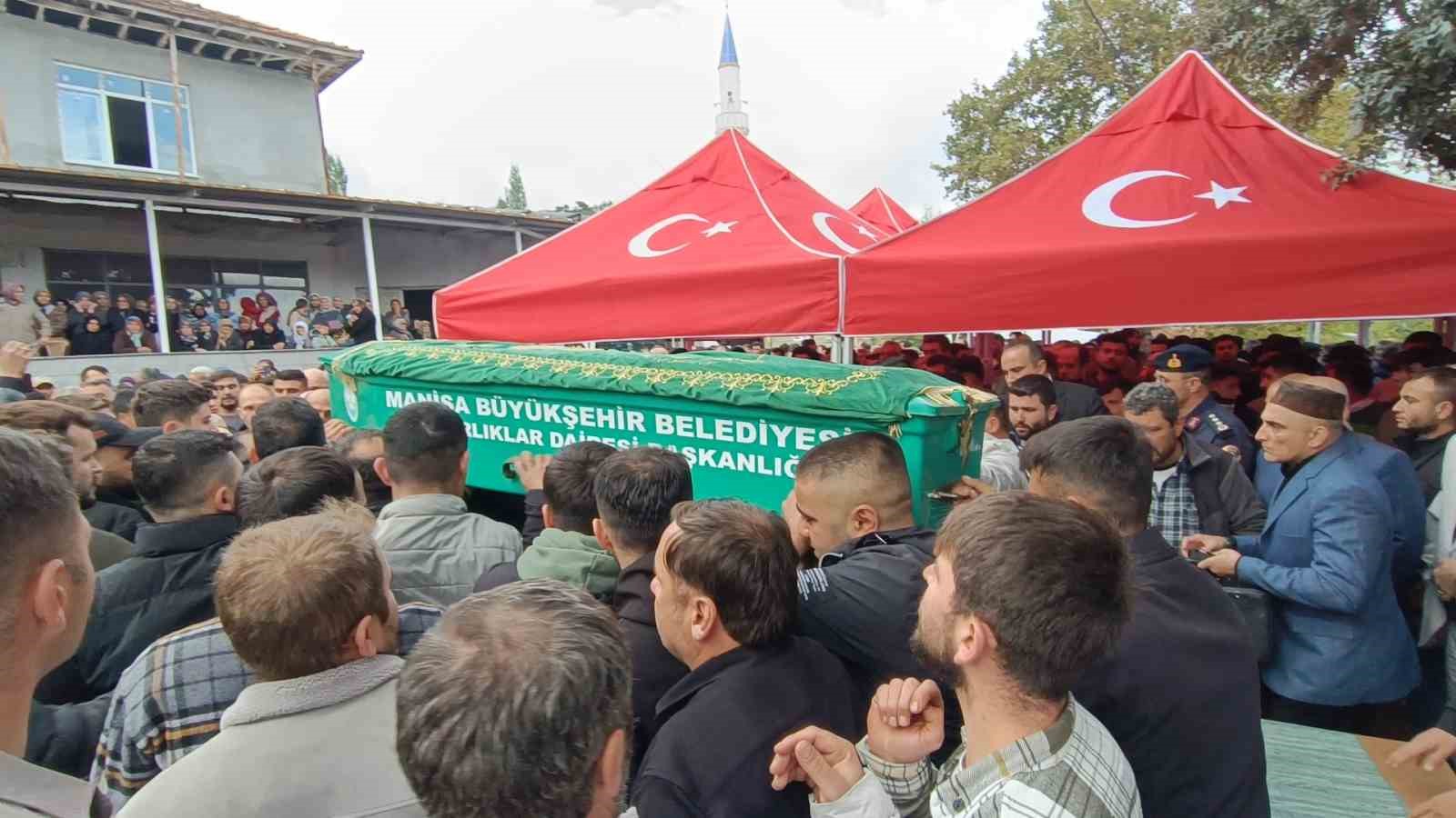 Soma’da madendeki göçükte hayatını kaybeden Ramazan İnce son yolculuğuna uğurlandı