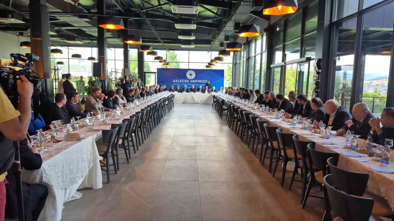 Bilal Erdoğan, Düzce’de STK temsilcileriyle buluştu