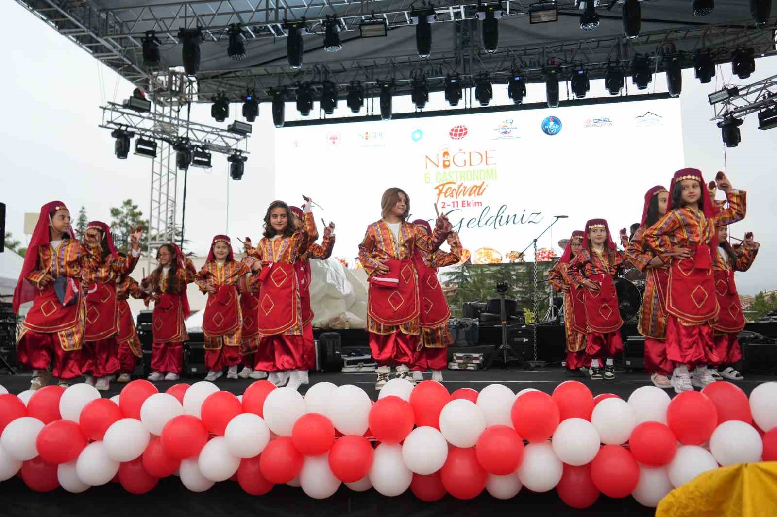 Niğde’de 6. Gastronomi Festivali kortej yürüyüşüyle başladı