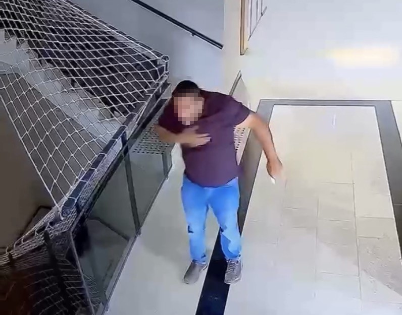 Nefes borusuna şeker kaçan vatandaşı Heimlich manevrası ile kurtardı