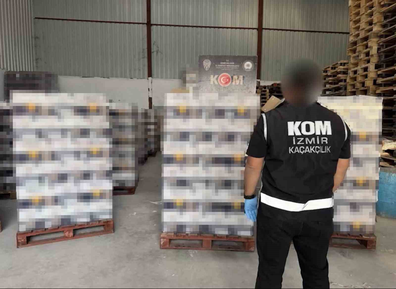 İzmir’de yılın en büyük kaçak içki operasyonu: 3 milyon 800 bin liralık kaçak içki ele geçirildi