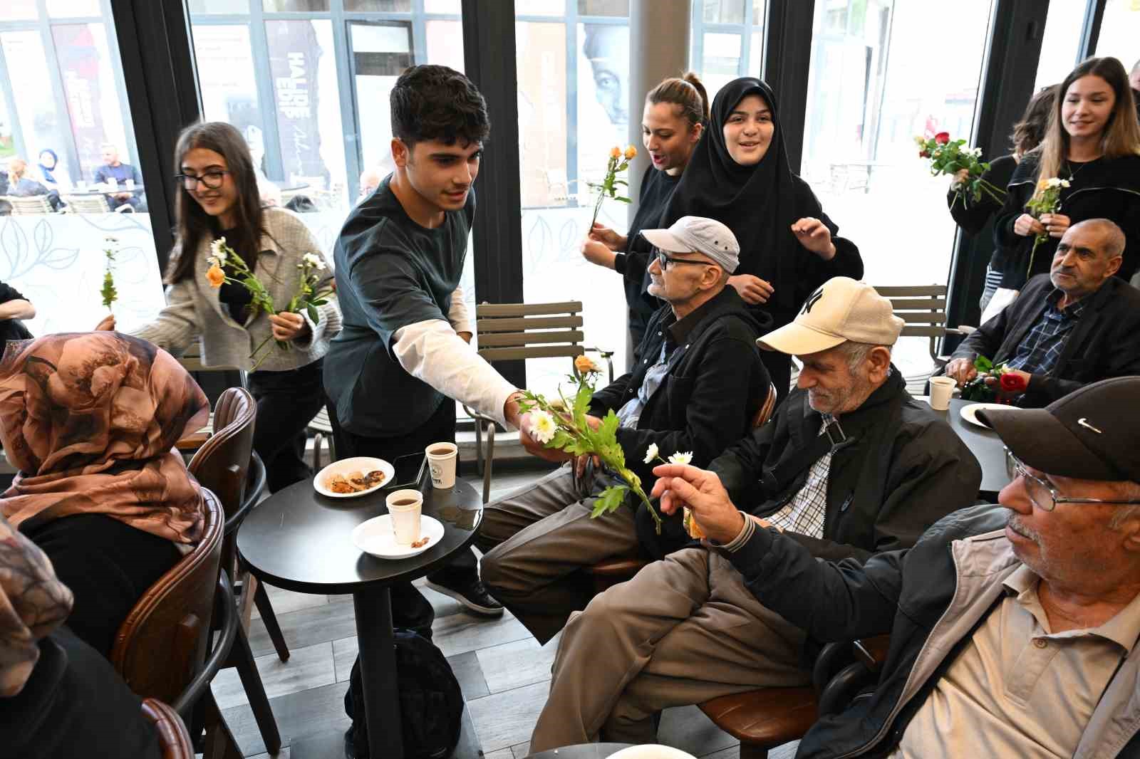 Gaziosmanpaşa’da Dünya Yaşlılar Günü ile Dünya Kahve Günü kutlandı