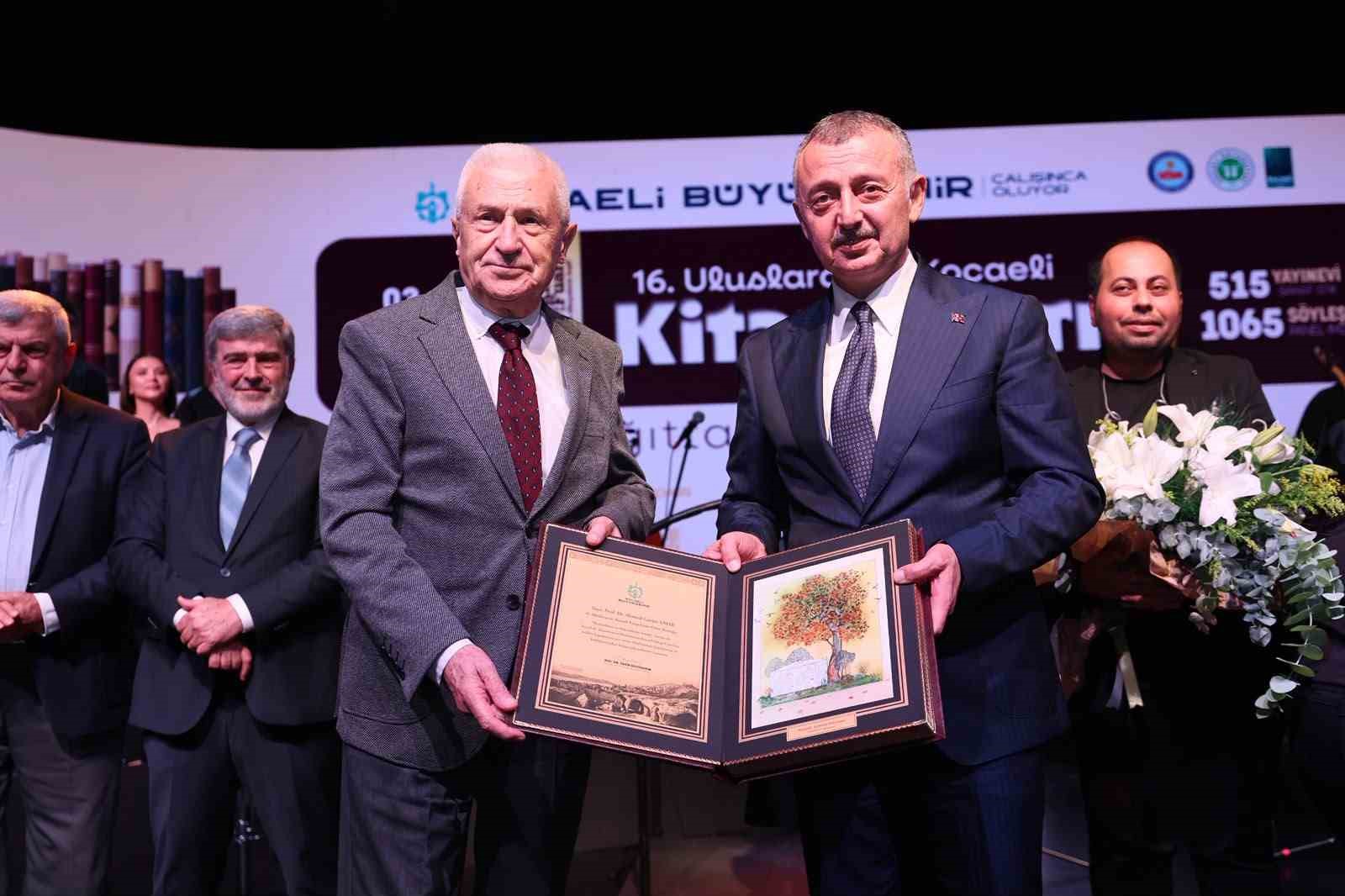 16. Kocaeli Kitap Fuarı kapılarını ziyaretçilere açıyor