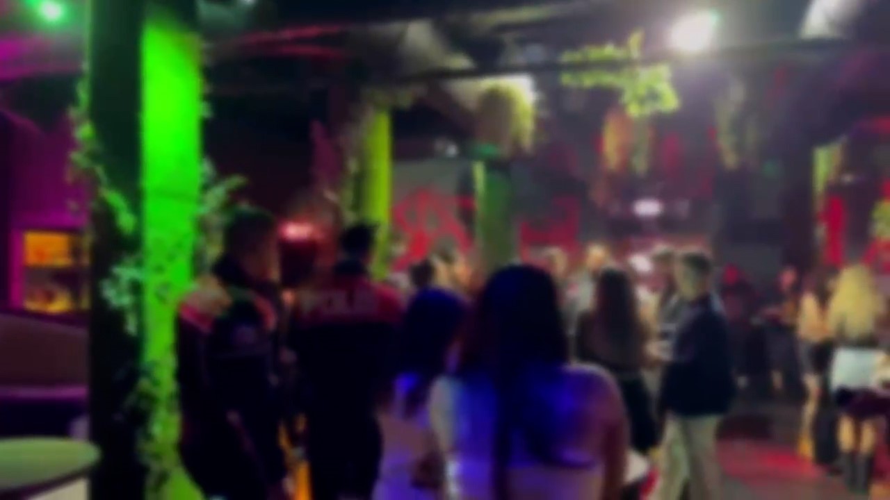 Beyoğlu’nda dilenci ve hanutçulara yönelik denetim: 610 kişinin GBT’si sorgulandı, 11 aranan şahıs yakalandı