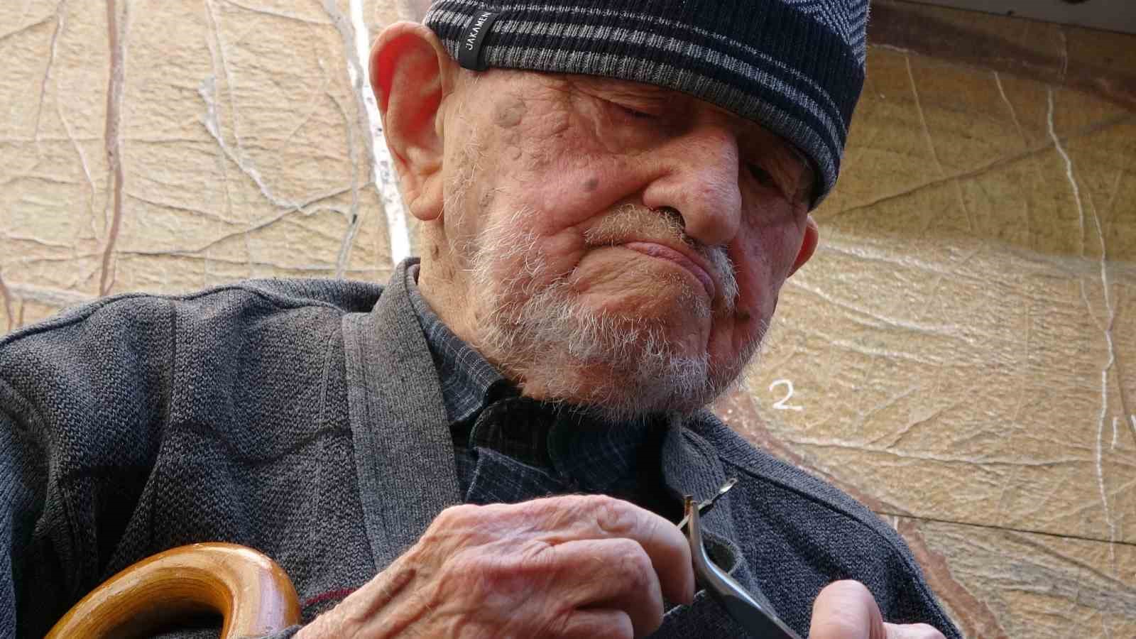 97 yıllık ömür, 70 yıllık ustalık: Şemsiyelere ikinci bahar