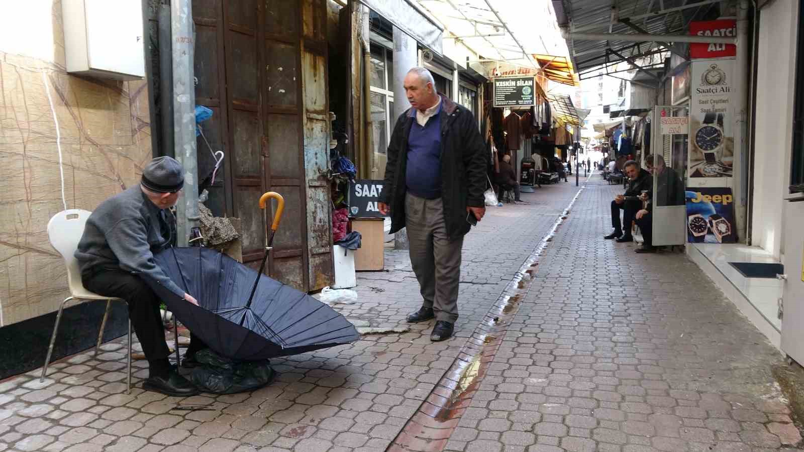 97 yıllık ömür, 70 yıllık ustalık: Şemsiyelere ikinci bahar