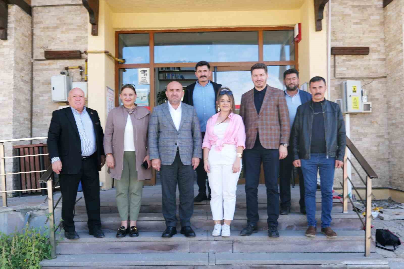 Başkan Albayrak’tan mahalle muhtarlarına ziyaret