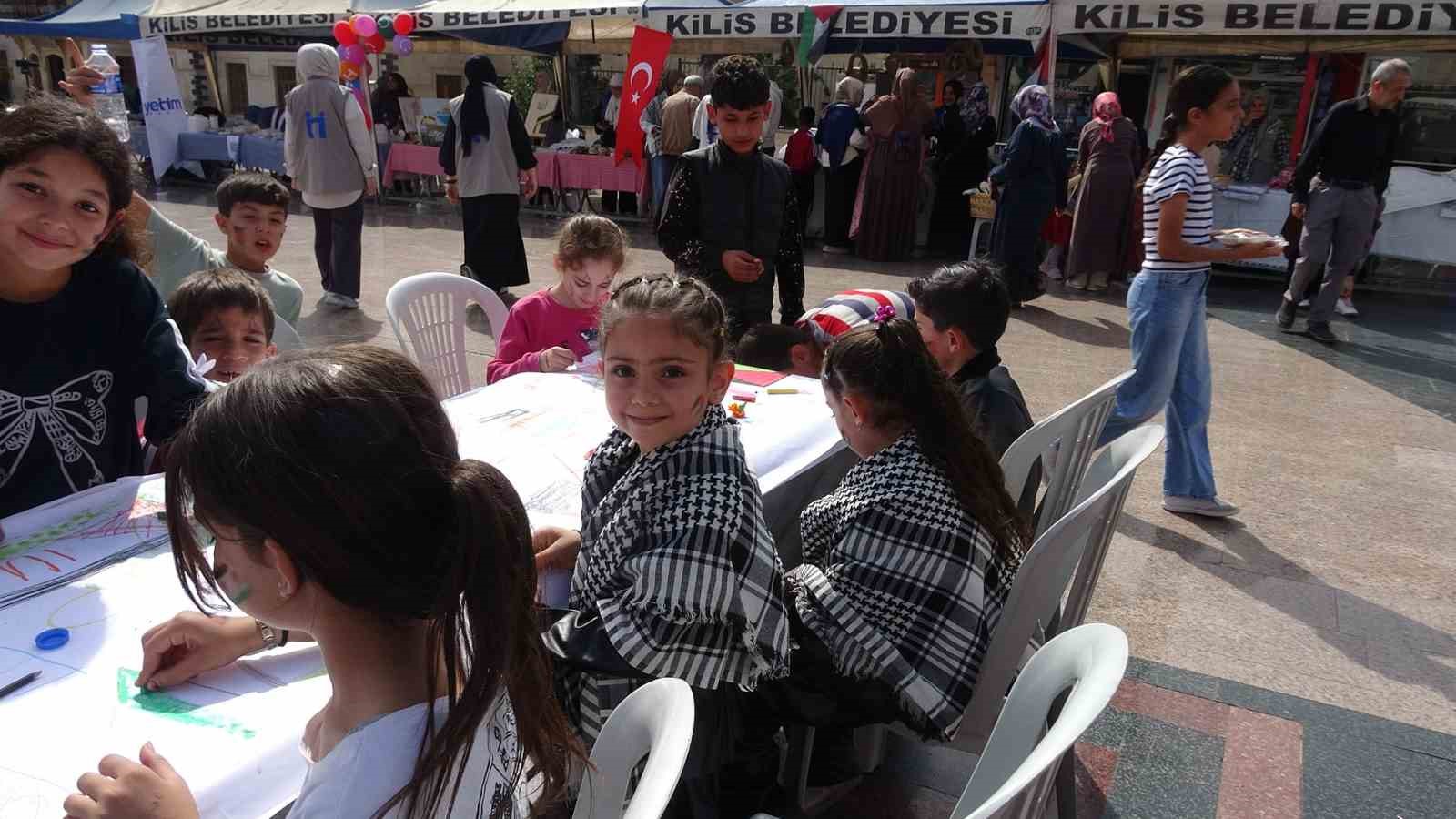 Kilisli çocuklar Filistinli yaşıtlarının sesi olmak için çizdi