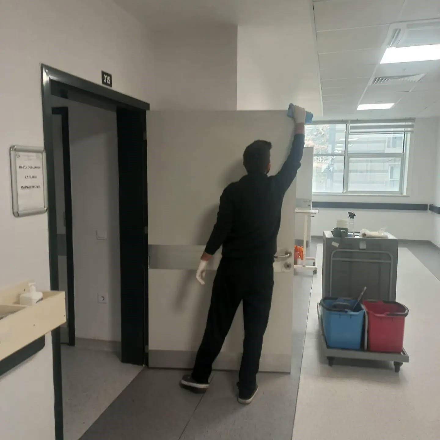 ADÜ Hastanesi hematoloji servisinde hijyen çalışması