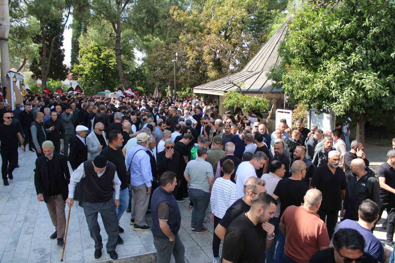 Aydın’da başından vurulmuş halde bulunan Sargın son yolculuğuna uğurlandı
