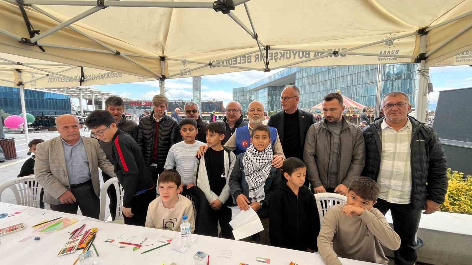 Bursa’da "Filistinli Çocuklar İçin Çiz" etkinliği: 10 yaşındaki Munzir’den duygu dolu mesaj