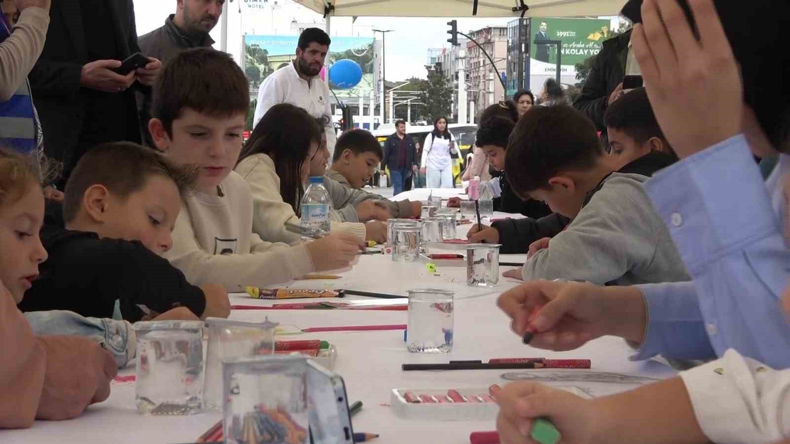 Bursa’da "Filistinli Çocuklar İçin Çiz" etkinliği: 10 yaşındaki Munzir’den duygu dolu mesaj
