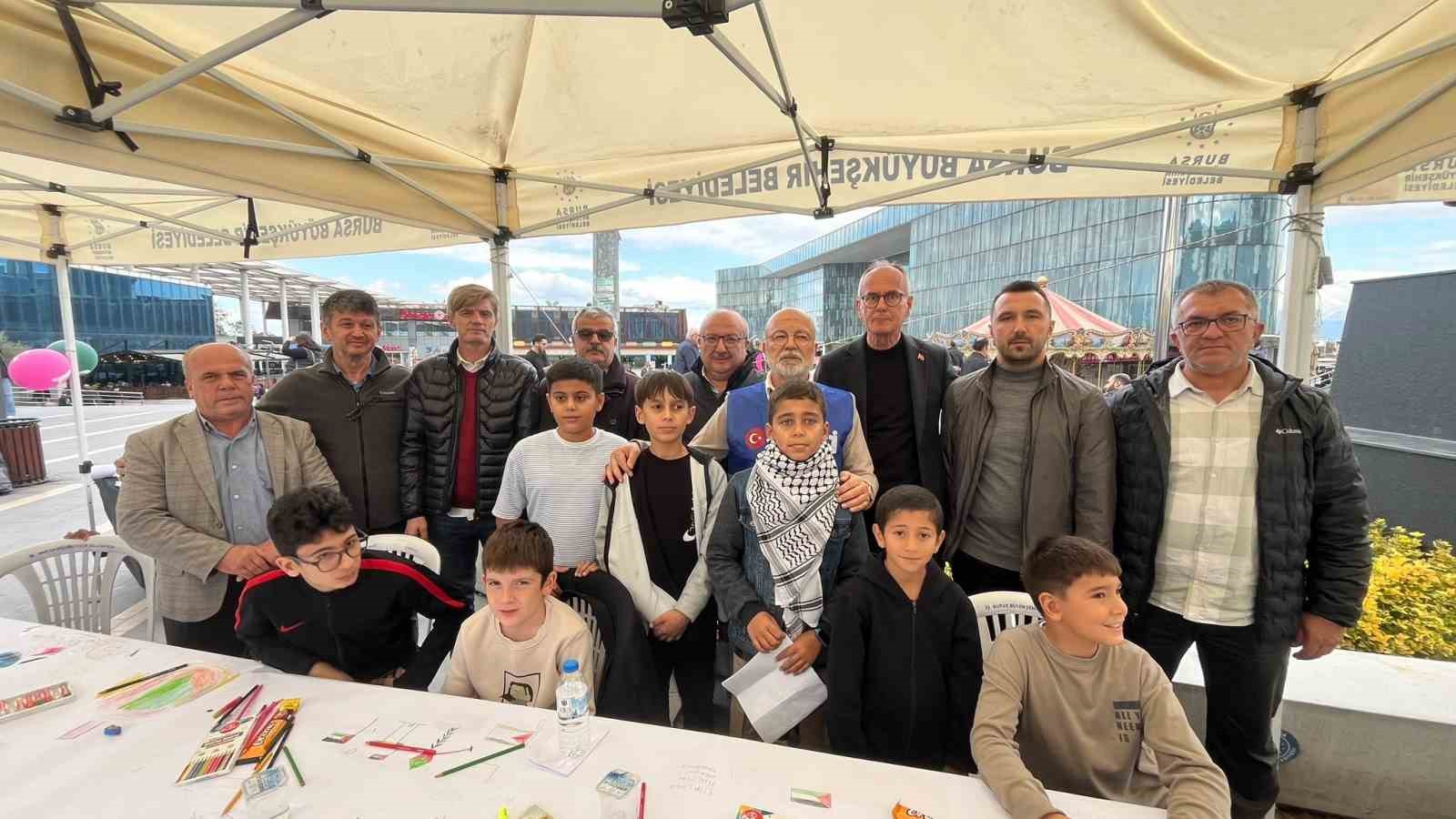 Bursa’da "Filistinli Çocuklar İçin Çiz" etkinliği: 10 yaşındaki Munzir’den duygu dolu mesaj