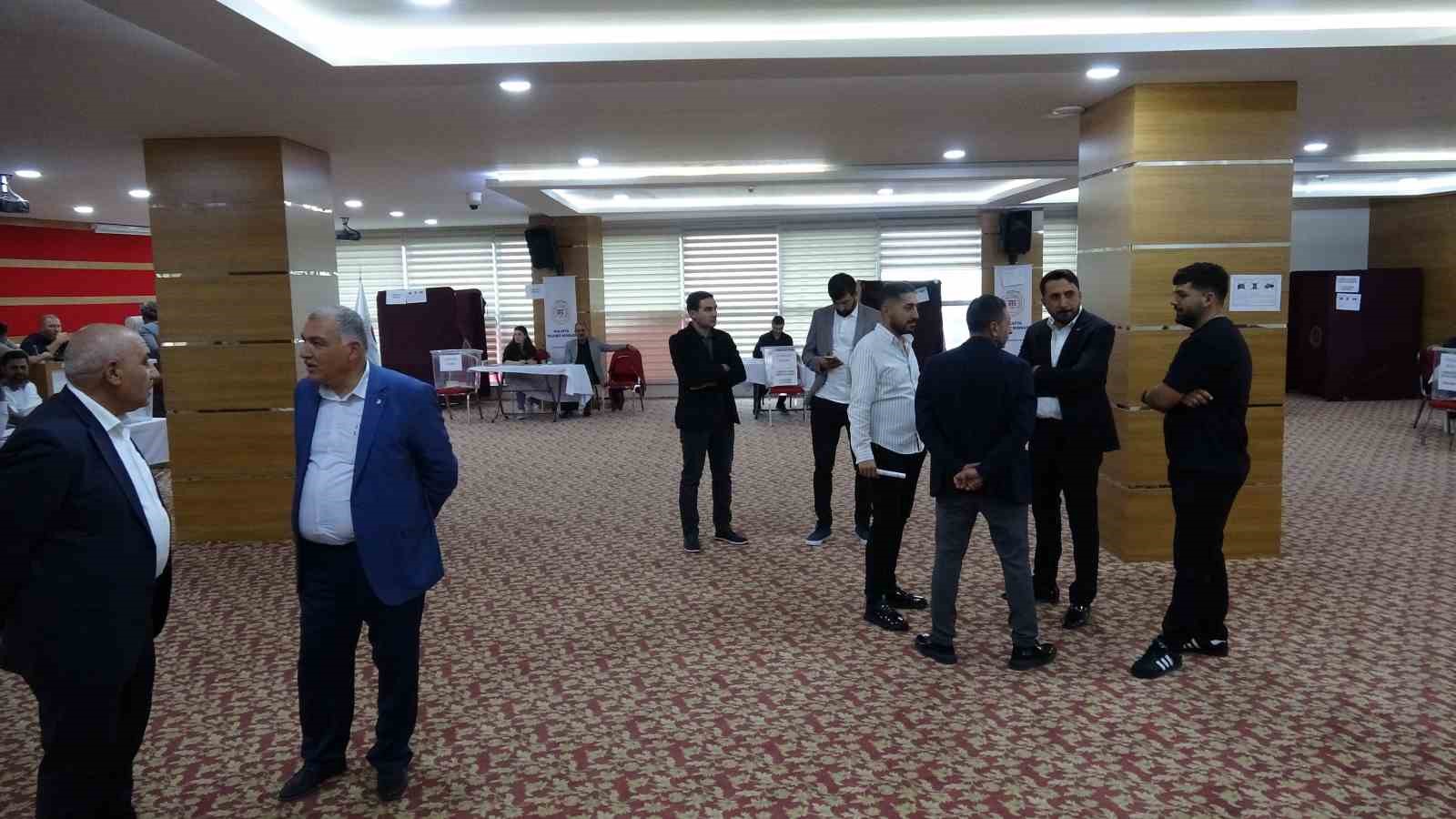 Malatya Ticaret Borsası’nda Ramazan Özcan güven tazeledi
