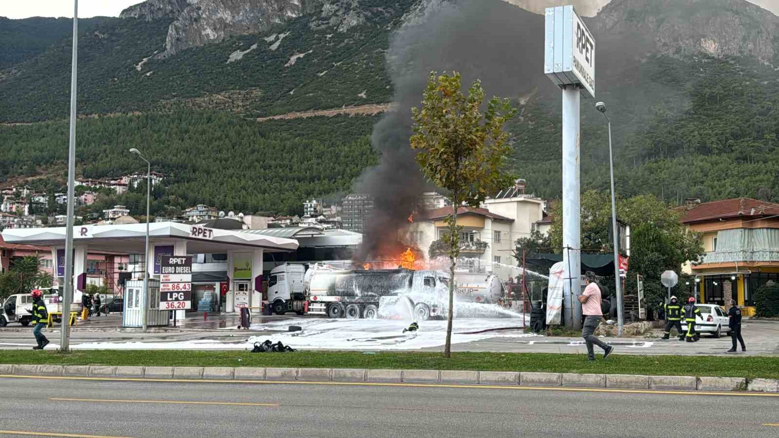 Denizli’de akaryakıt istasyonunda patlama; 1 ağır yaralı