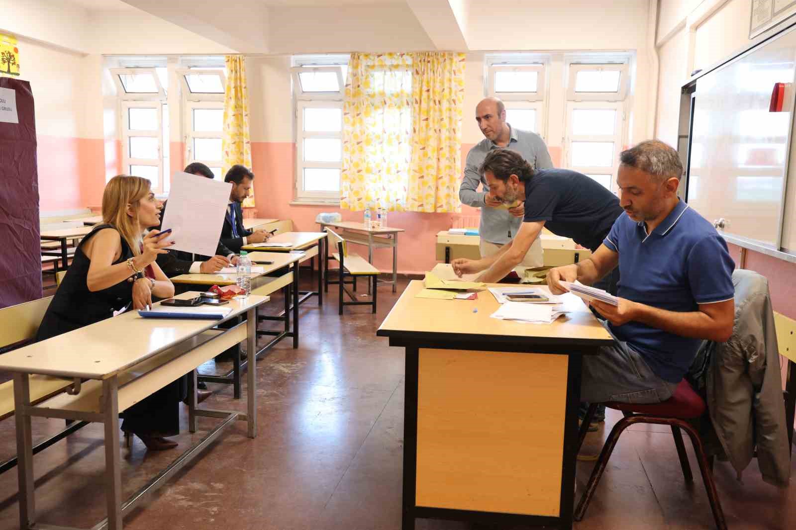 Elazığ TSO seçimlerinde İdris Alan yeniden başkan seçildi
