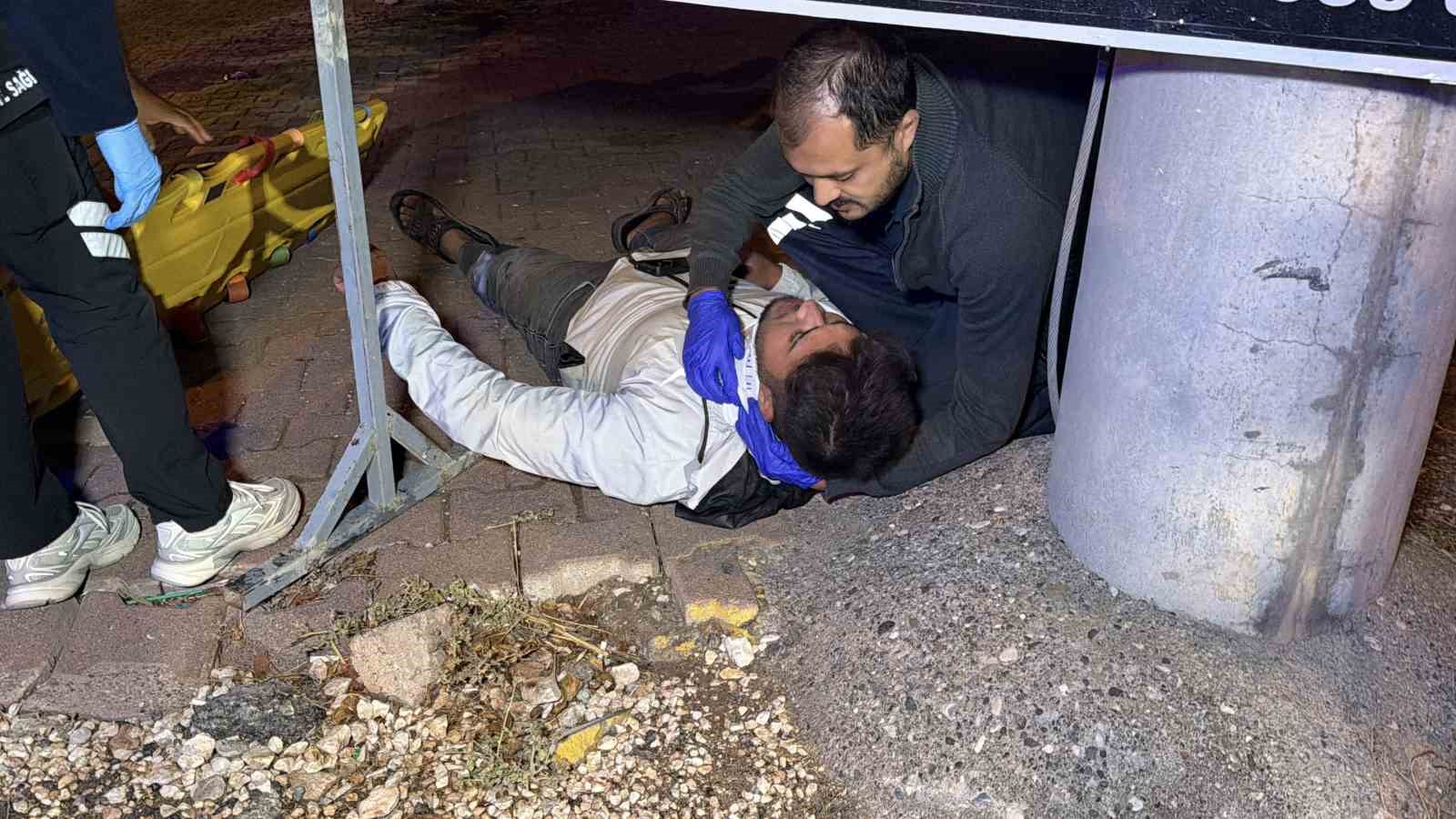 Motosiklet ile otomobil çarpıştı: 2 yaralı